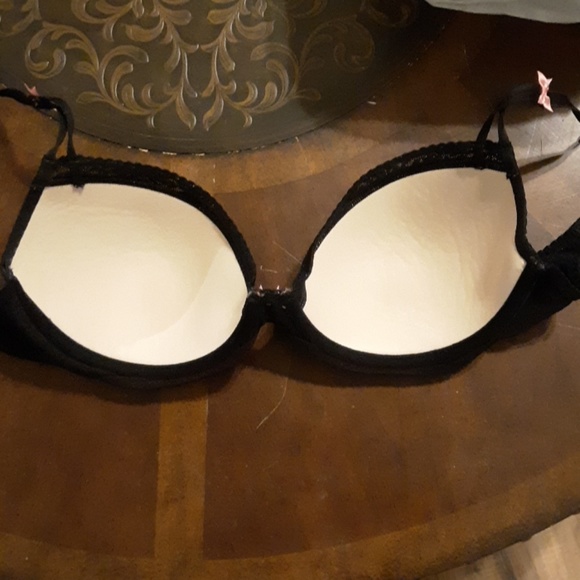 Betsey Johnson Intamates Black Lace Bra. Size 32D - Picture 6 of 7